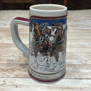 1989 Anheiser Busch 1989 Collector’s Series Hitch on a Winter’s Evening Stein